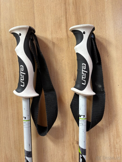 Sjezdařské hůlky Elan 135 cm