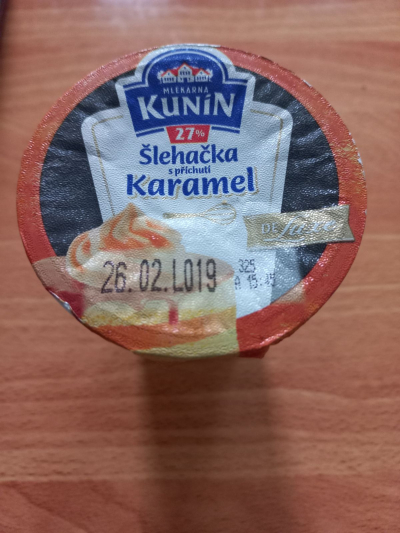 Šlehačka s karamelem