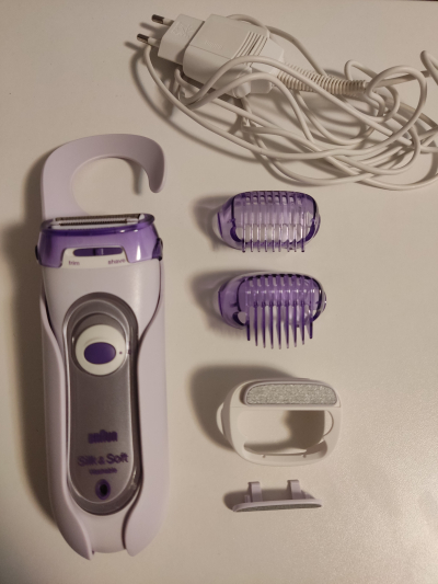 Holicí strojek dámský