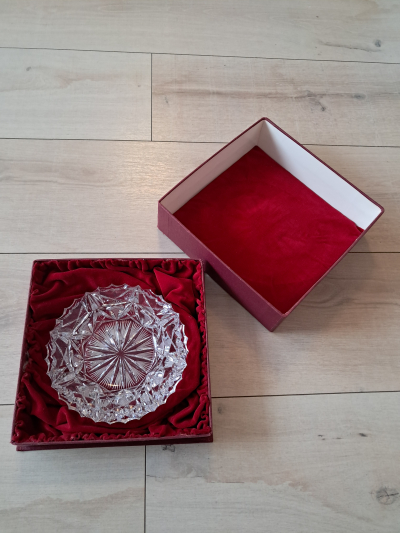 skleněný popelník