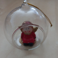 Skleněná vánoční ozdoba s andělíčkem
