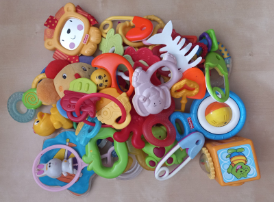 Směsice hraček pro miminka