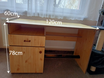 Stůl pracovní, studentský či pro školáka
