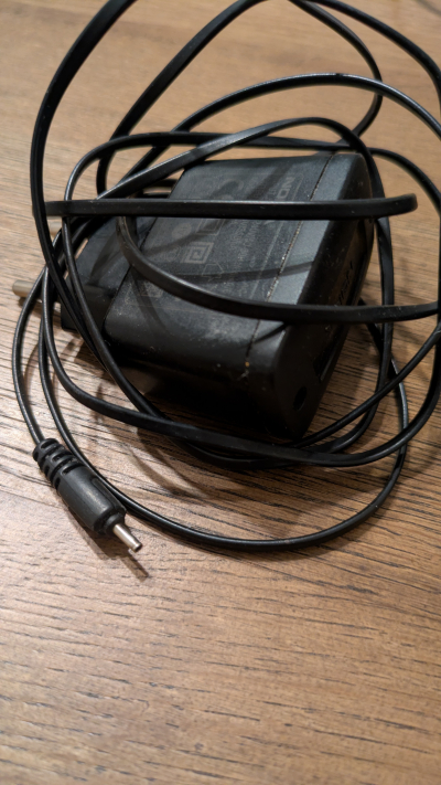 Nabíječka tenký konec