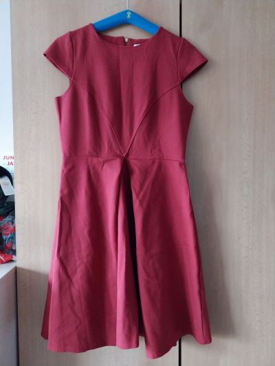 Dámské šaty velikost S