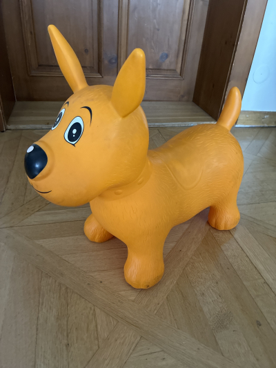 Nafukovací skákací pejsek pro děti