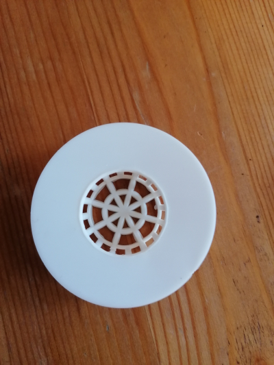 Bílé plastové sítko do dřezu č. 2