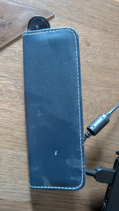 Koženkové pouzdro na tužky