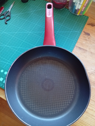 Pánev Tefal s vadou