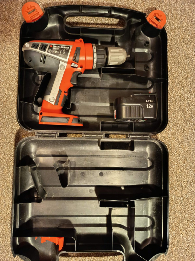 Aku vrtačka/šroubovák Black&Decker HP126F3