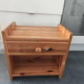 Noční stolek z masivu-borovice