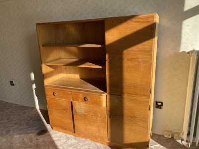 Skříň knihovna masiv