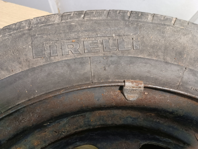 1 kus pneumatika Pirelli P6000