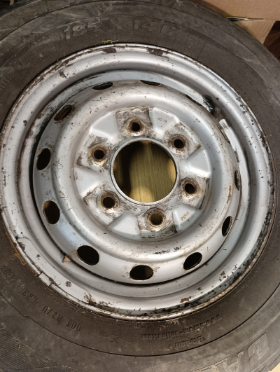 4 kusy pneumatik Barum 185R 14C