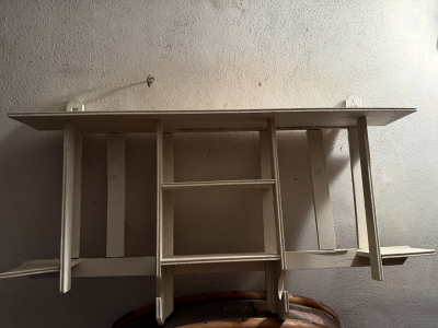 Starožitná polička