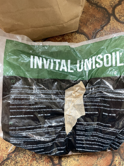 Substrát do akvária