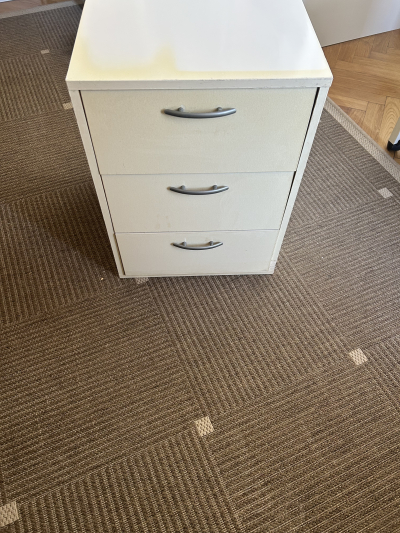 Kancelářská skříňka