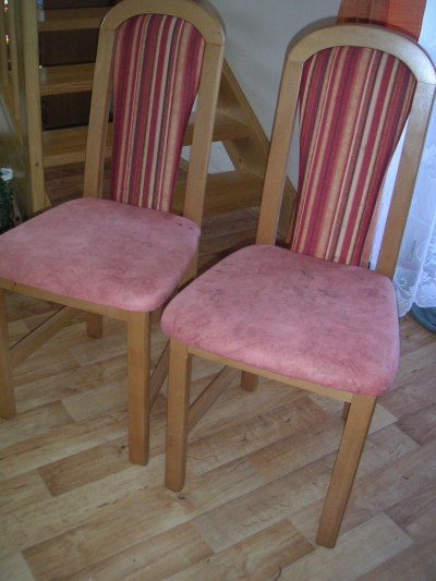 Dvě kuchyňské židle masiv