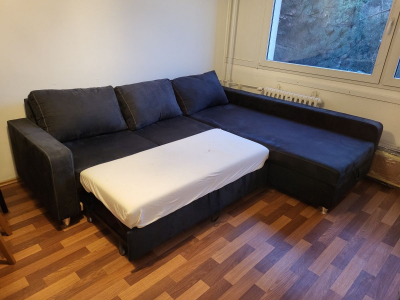 Daruji zachovalý a plně funkční černý rohový gauč