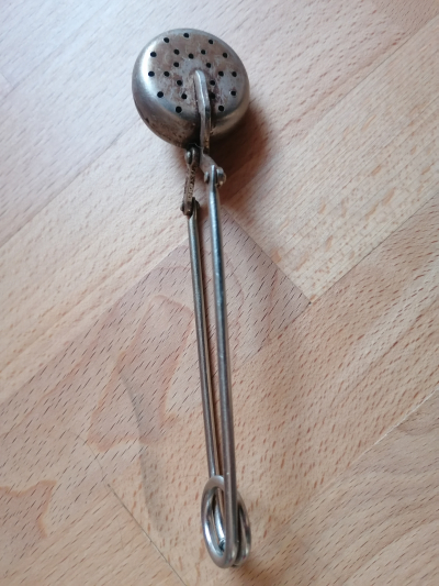 Vintage sítko na čaj - kleště