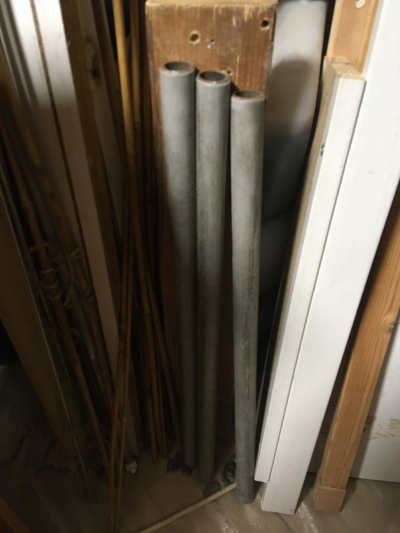 3 železné trubky s plastovým povrchem