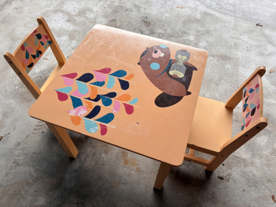 Dětský stoleček a židličky