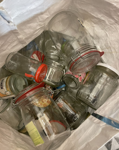 Sklenice a skleněné lahve