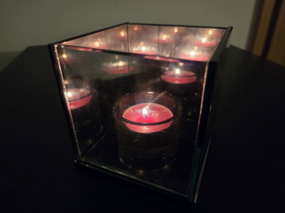 Zrcadlový svícen na čajovou svíčku