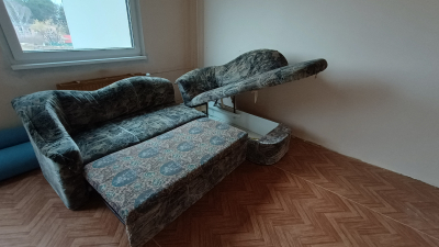 Rozkládací sedačka s úložným prostorem