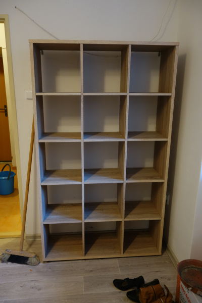 Daruji za odvoz knihovnu/regál