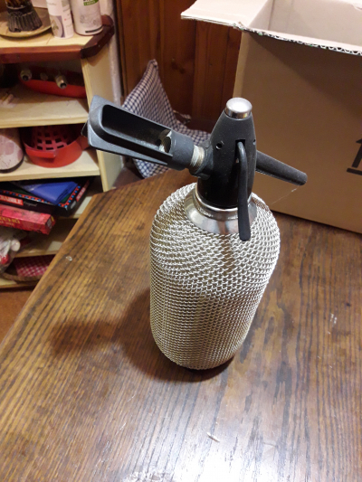 Sifonovou láhev + bombičky