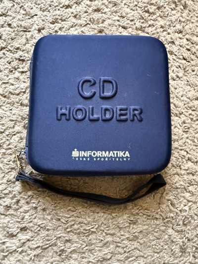 Obal na CD a DVD s nosiči