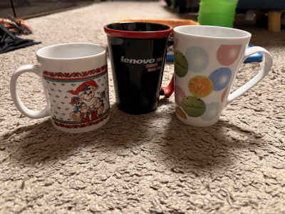 3 osiřelé hrnečky