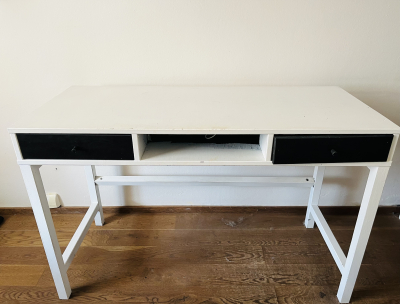 Psací stůl IKEA