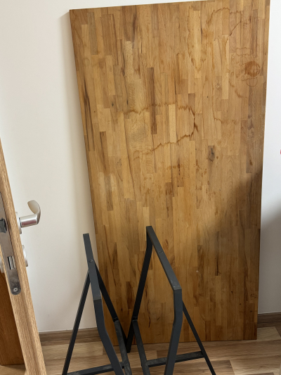 Starý stůl ze dřeva