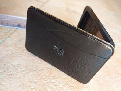 Zaviratelné pouzdro pudřenky Lancome se zrcátkem