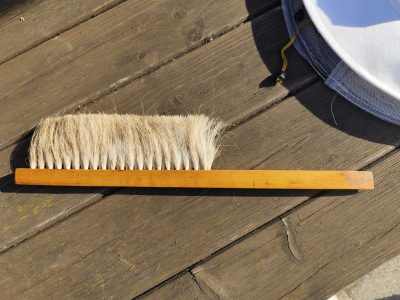 Včelařské potřeby 3 - smetáček