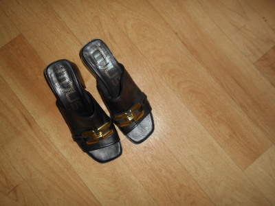 Pantoflíky černé nové vel. 38 pro Kamču