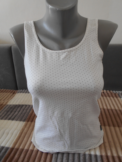 Top tečkovaný nový