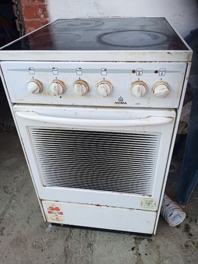 sklokeramický sporák Mora 3375