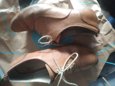 Šněrovací boty vel.38