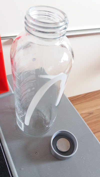 Láhev na pití 0,5L s těsnícím uzávěrem pro paní Helenu