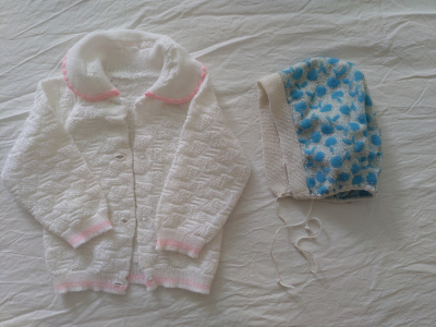 Retro svetřík a čepička na miminko