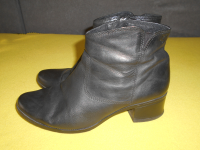 Černé boty na zip kožené