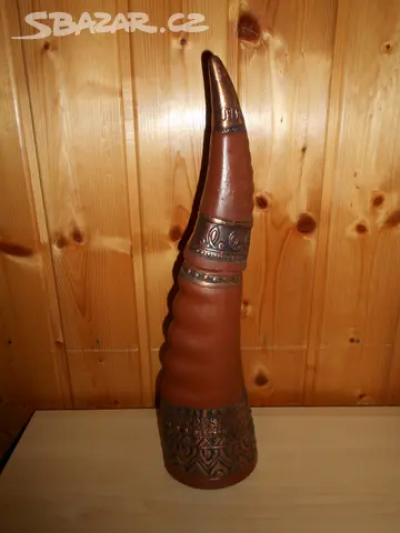 Dekorativní nádoba