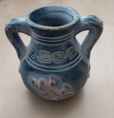 Keramická vázička s uchy