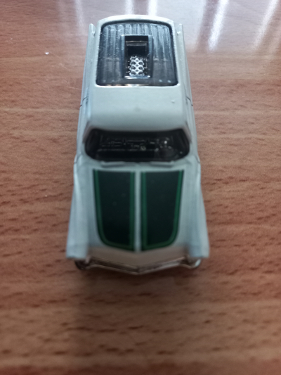 Autíčko bilozelene kovové