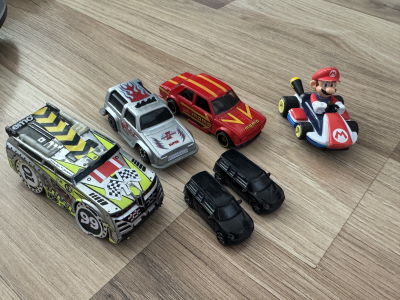 Mix autíček kov a plast