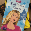 Full moon kisses