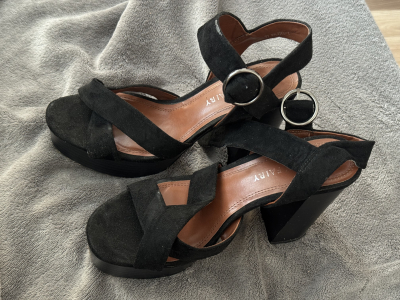 letní boty na podpatku 37